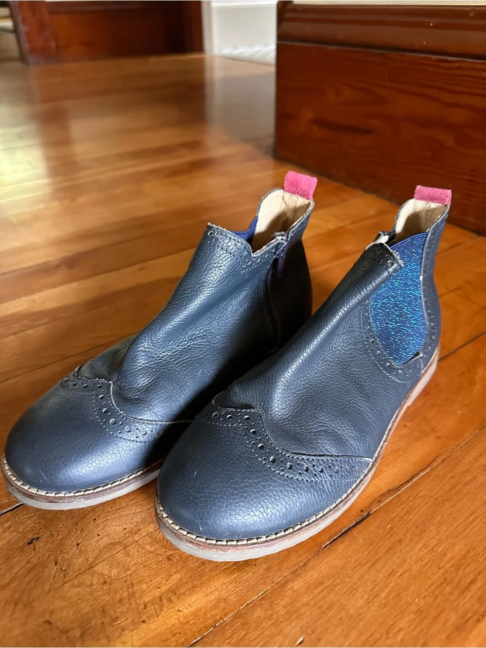 Mini Boden Girls Navy Leather Chelsea Boots with Sparkle Accent size 37